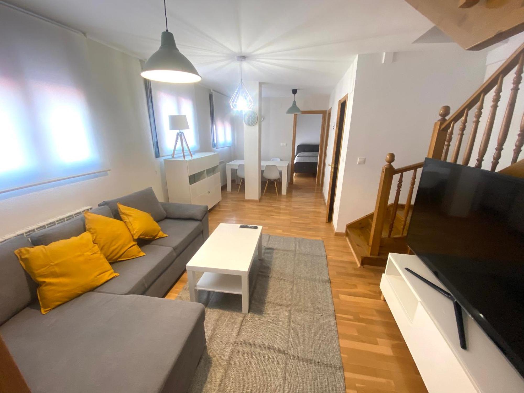 Apartamento Centrico Con Garaje Хака Екстер'єр фото