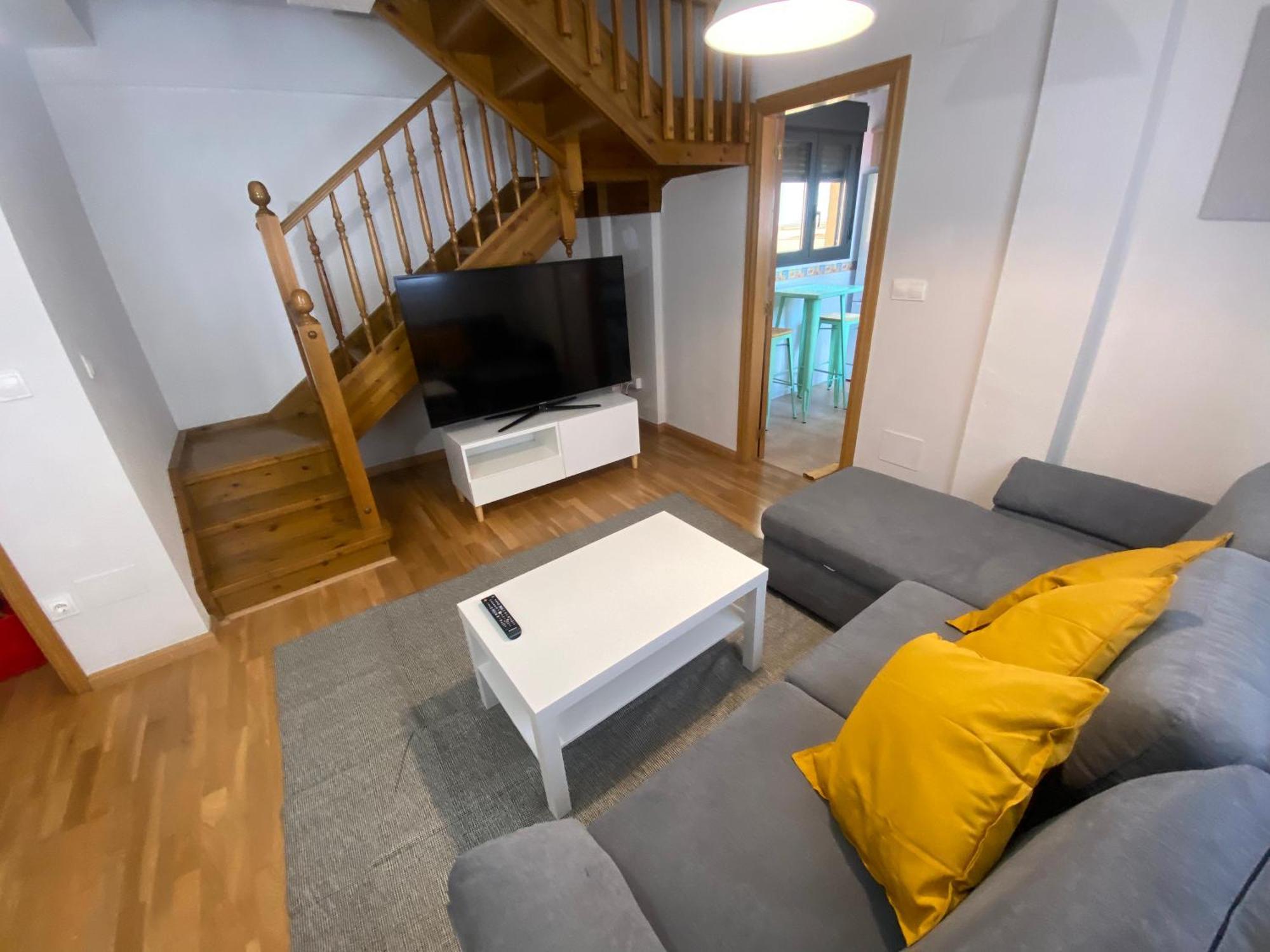 Apartamento Centrico Con Garaje Хака Екстер'єр фото